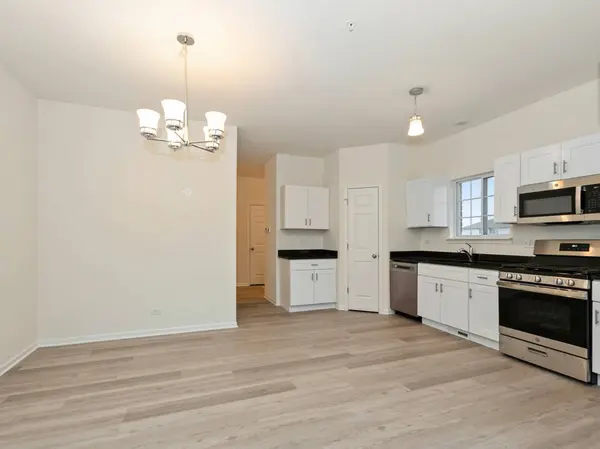 977 Regent DR, Matteson, IL 60443