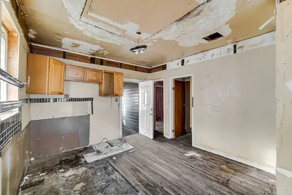 11560 S La Salle ST, Chicago, IL 60628