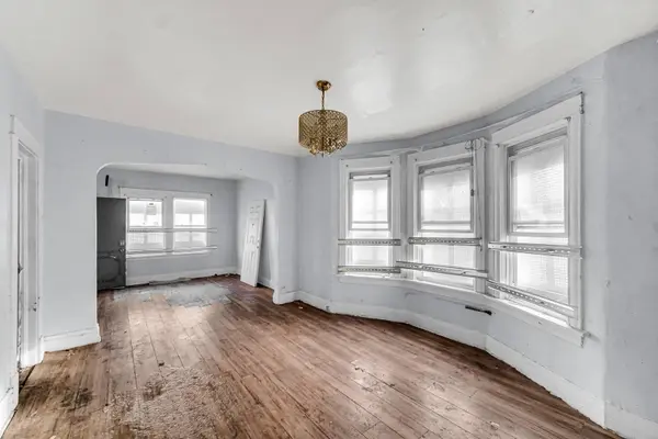 11560 S La Salle ST, Chicago, IL 60628