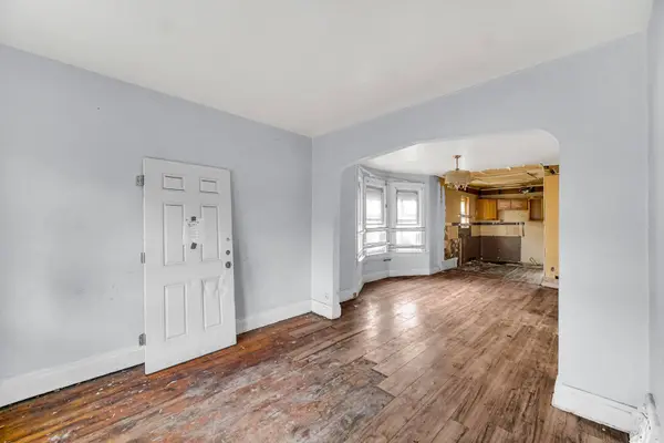 11560 S La Salle ST, Chicago, IL 60628