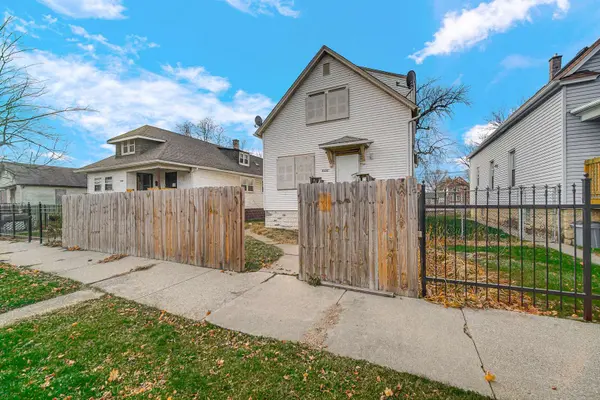 11560 S La Salle ST, Chicago, IL 60628