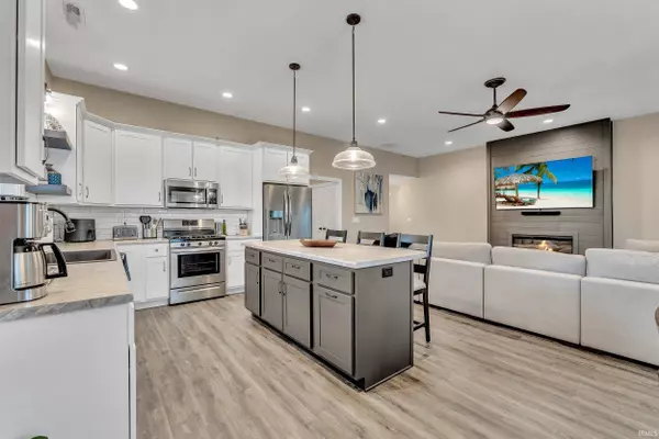 328 Edenbridge Boulevard, Fort Wayne, IN 46845