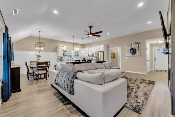 328 Edenbridge Boulevard, Fort Wayne, IN 46845