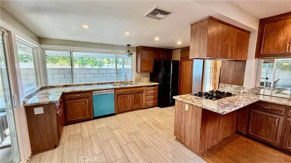 7843 Woodlake AVE, West Hills, CA 91304