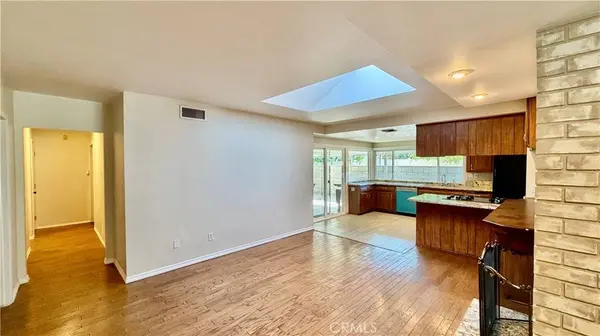 7843 Woodlake AVE, West Hills, CA 91304