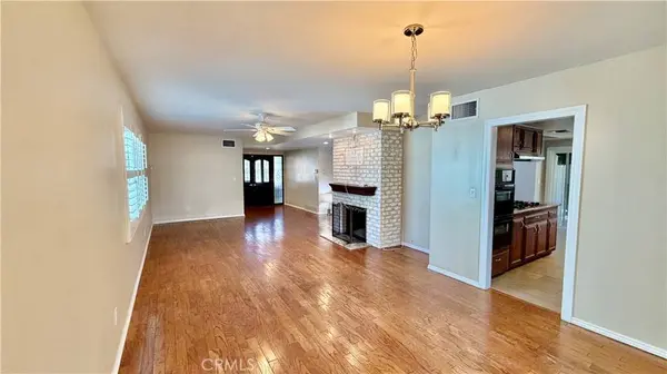 7843 Woodlake AVE, West Hills, CA 91304