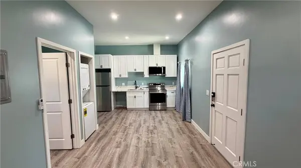 7845 Woodlake AVE, West Hills, CA 91304