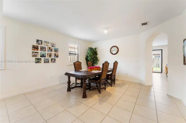 185 SE 34th Place, Homestead, FL 33033