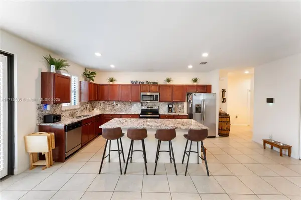 185 SE 34th Place, Homestead, FL 33033