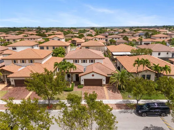 185 SE 34th Place, Homestead, FL 33033