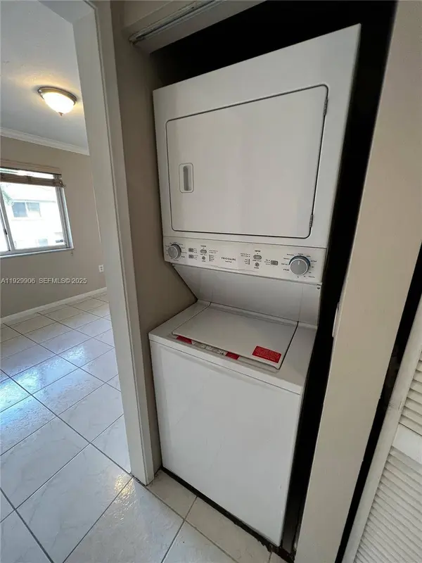 351 NW 82nd Ave #1118, Miami, FL 33126