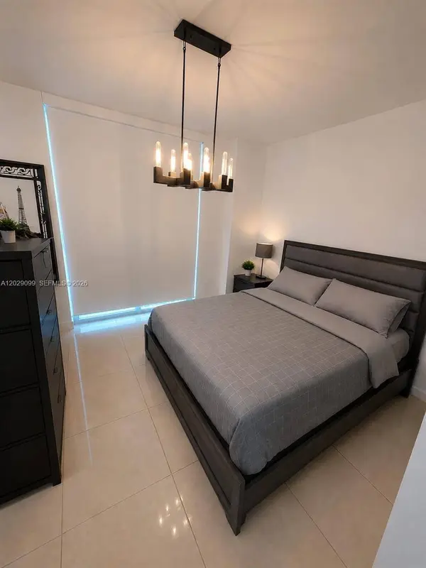 1111 SW 1st Ave #2020-N, Miami, FL 33130