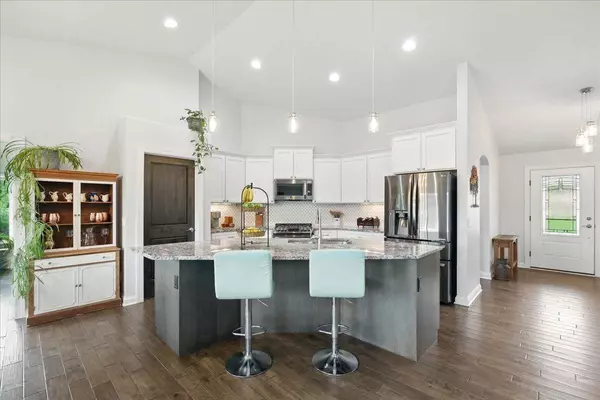 5826 Grassland Terrace, Marshall, WI 53559