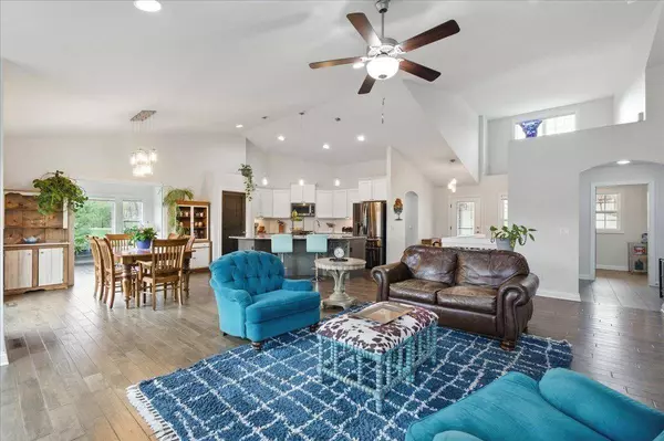 5826 Grassland Terrace, Marshall, WI 53559