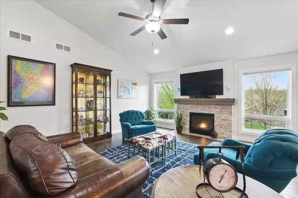 5826 Grassland Terrace, Marshall, WI 53559