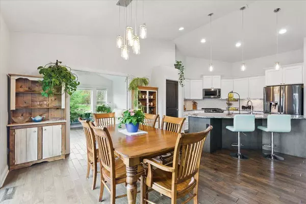 5826 Grassland Terrace, Marshall, WI 53559