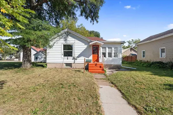 640 8th Street, Prairie Du Sac, WI 53578