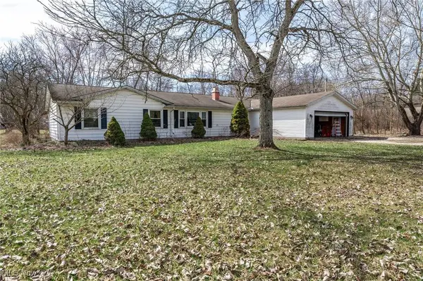 4790 Paradise RD, Seville, OH 44273