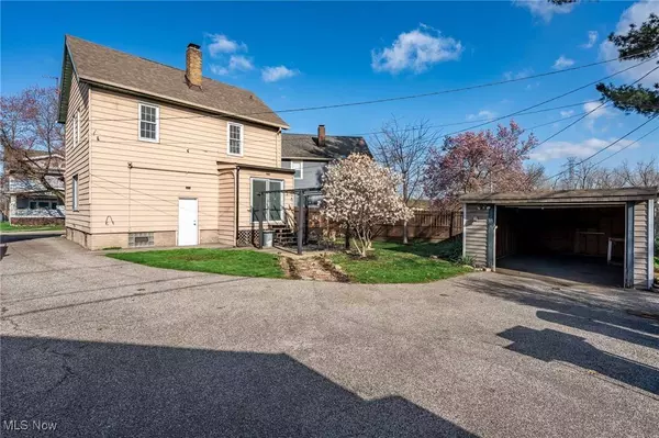 3831 E 38th ST, Newburgh Heights, OH 44105