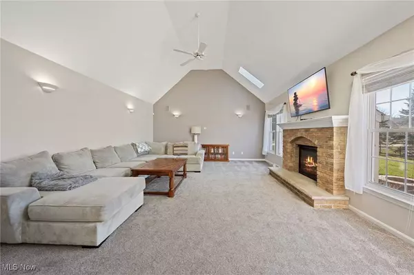 31905 Fieldstone CIR, Avon Lake, OH 44012