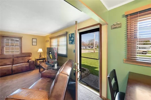 12478 Harmony DR, Grafton, OH 44044