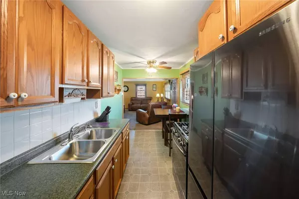 12478 Harmony DR, Grafton, OH 44044