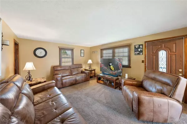 12478 Harmony DR, Grafton, OH 44044