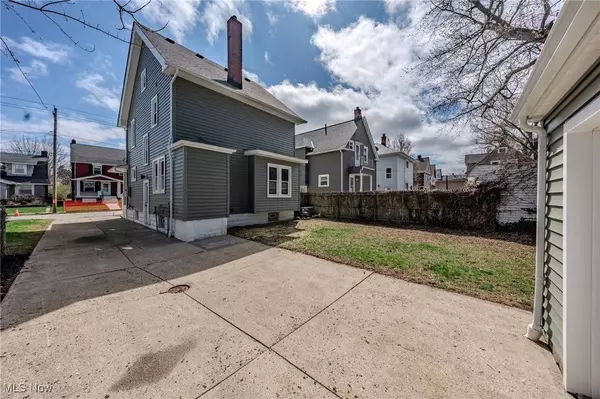 1524 Spring Garden AVE, Lakewood, OH 44107