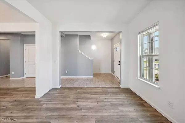 6143 Goldenrod LN, Lorain, OH 44053