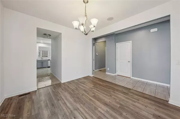 6143 Goldenrod LN, Lorain, OH 44053