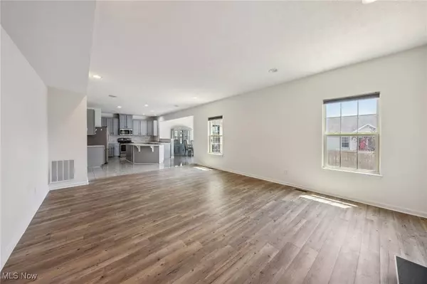 6143 Goldenrod LN, Lorain, OH 44053