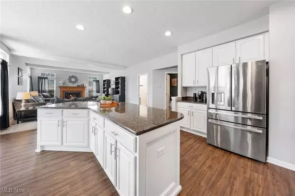 31500 Winners CIR, Avon Lake, OH 44012