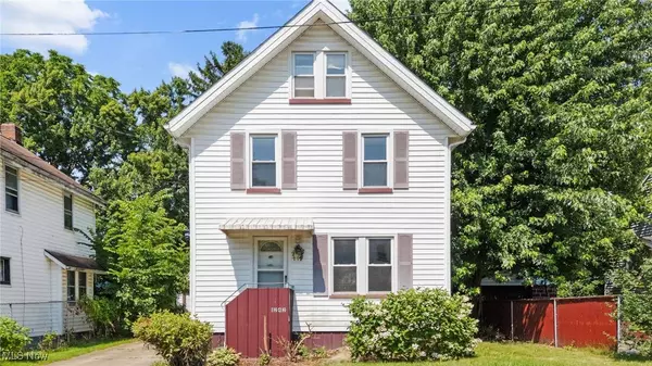 1242 Girard ST, Akron, OH 44301