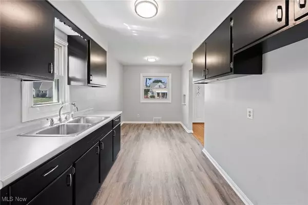 5603 Allanwood DR, Parma, OH 44129