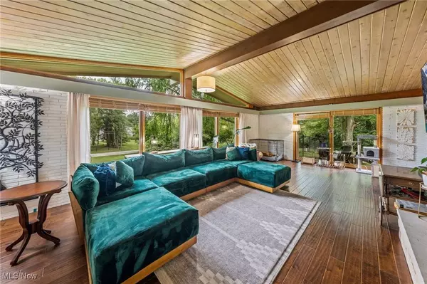 3381 Barrett RD, Akron, OH 44333