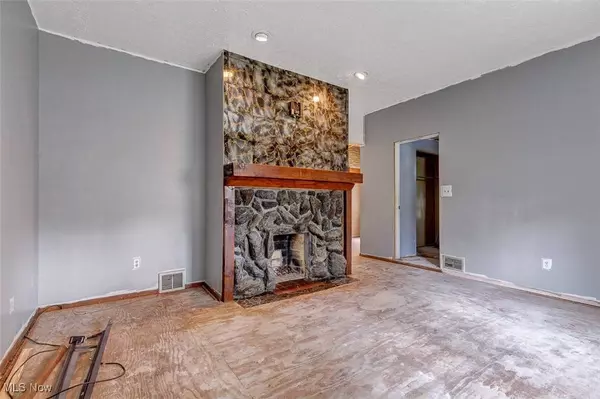 11824 Geraldine AVE, Cleveland, OH 44111