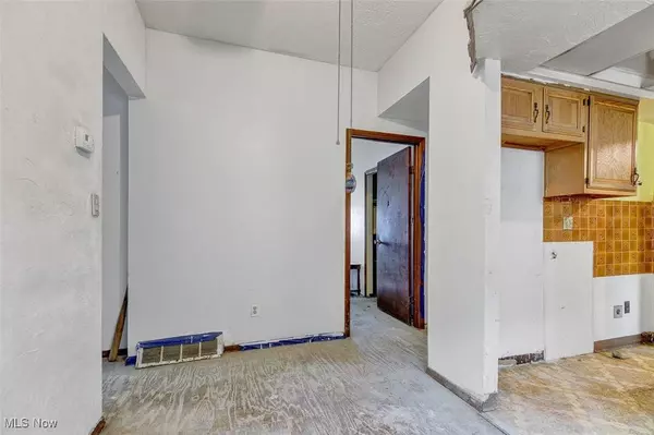 11824 Geraldine AVE, Cleveland, OH 44111