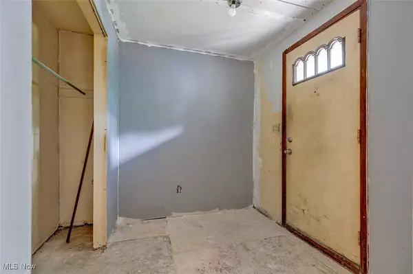 11824 Geraldine AVE, Cleveland, OH 44111