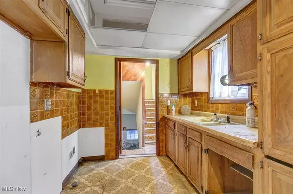 11824 Geraldine AVE, Cleveland, OH 44111