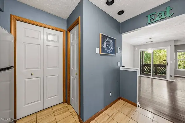 1360 Cedarwood DR #C2, Westlake, OH 44145