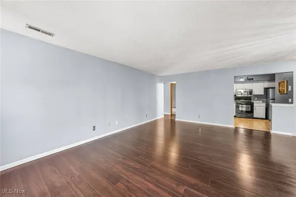 1360 Cedarwood DR #C2, Westlake, OH 44145