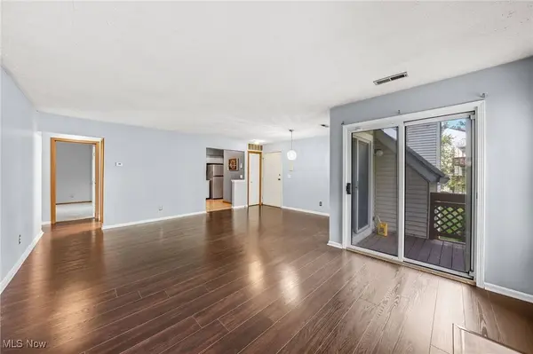 1360 Cedarwood DR #C2, Westlake, OH 44145