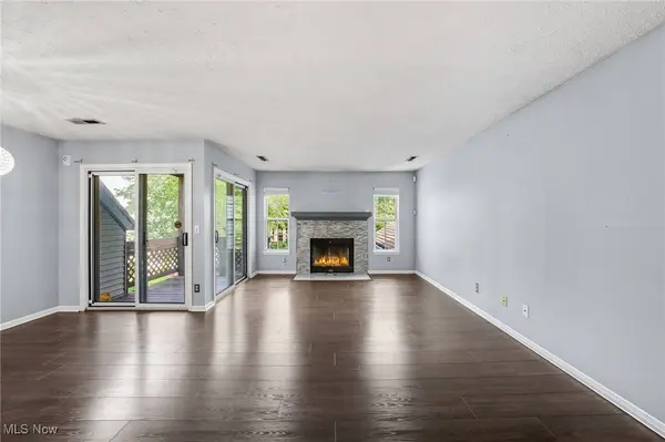 1360 Cedarwood DR #C2, Westlake, OH 44145