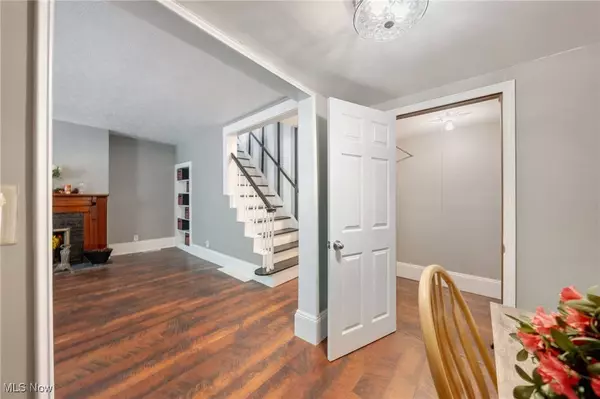 6813 W Clinton AVE, Cleveland, OH 44102