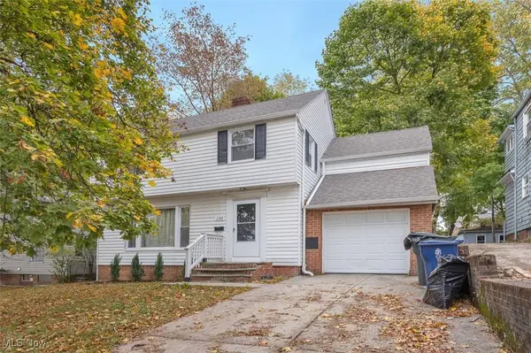 1195 Oxford RD, Cleveland, OH 44121