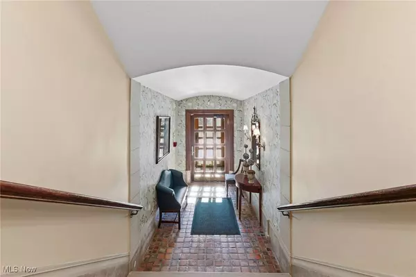 13615 Shaker BLVD #1A, Cleveland, OH 44120