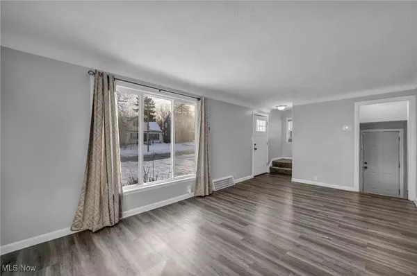 5194 Homewood AVE, Maple Heights, OH 44137