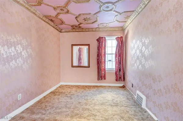 4370 Rocky River DR, Cleveland, OH 44135