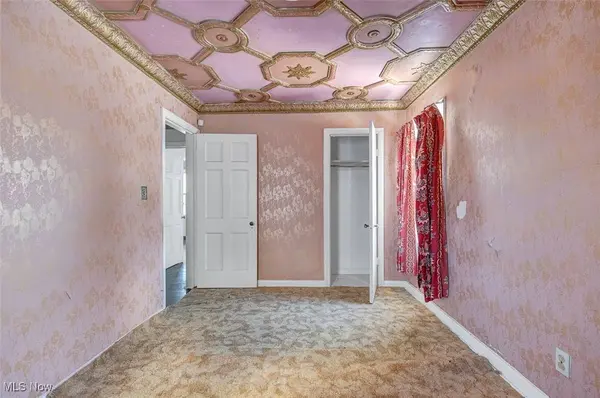 4370 Rocky River DR, Cleveland, OH 44135