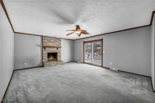 5770 N Crossview RD, Seven Hills, OH 44131